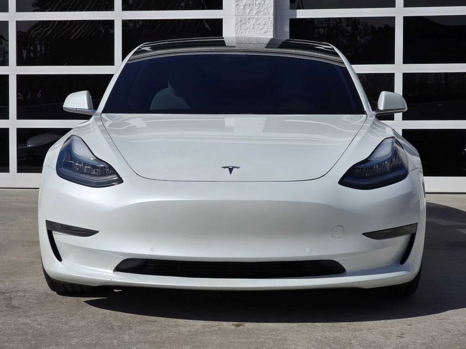 Tesla Model 3 Long Range      2019