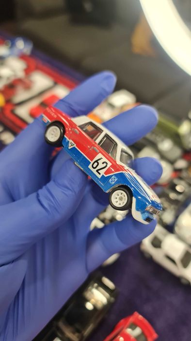 Hot WHEELS TEAM Transport - 70 Rover + Reboque(Sem diorama)