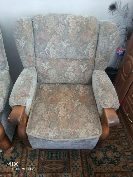 Продам диван і два кріслаі