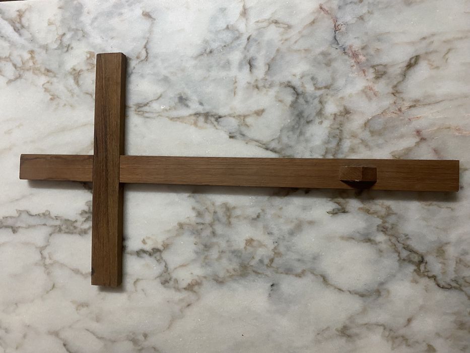 Crucifixo/ Cruz de madeira lisa