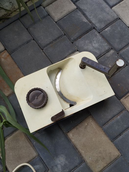 Ручная сырокодбасорезка