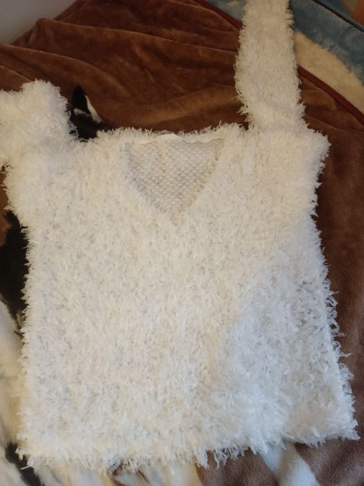 Sweterek damski by me piórka