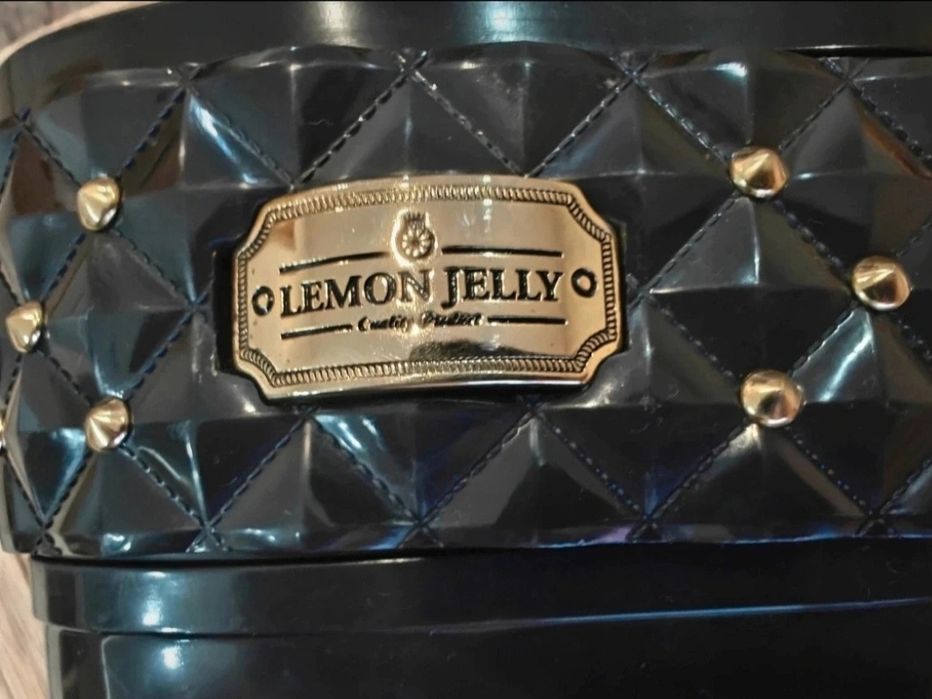 Botas pretas da Lemon Jelly