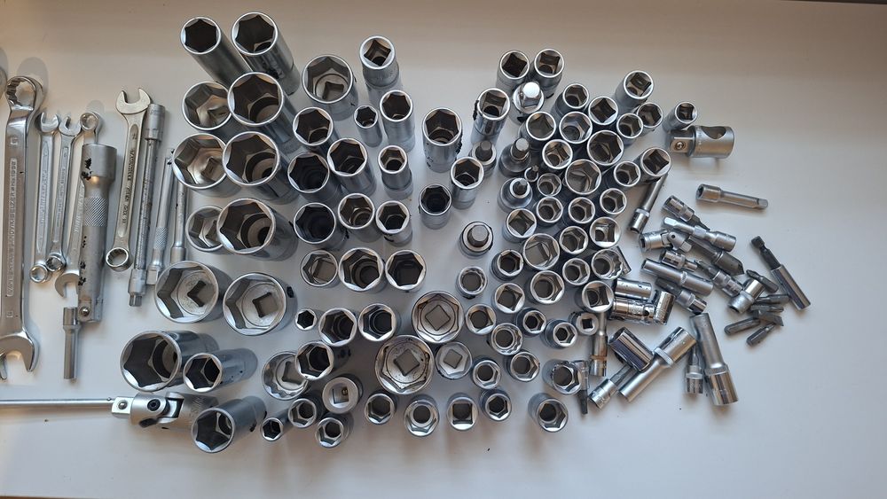 Zestaw mix narzędzi ręcznych klucze nasadki