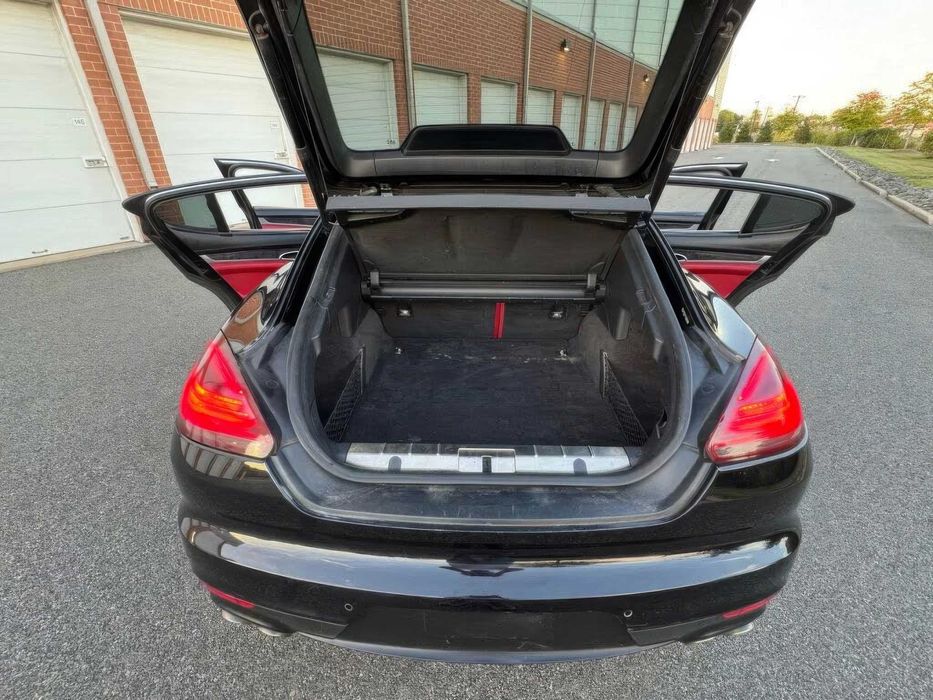 Porsche Panamera 4S      2015