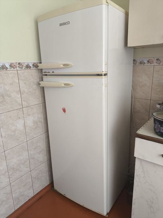 Холодильник BEKO, висота 162см