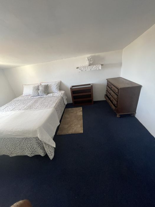 Alugo quarto para 1 pessoa