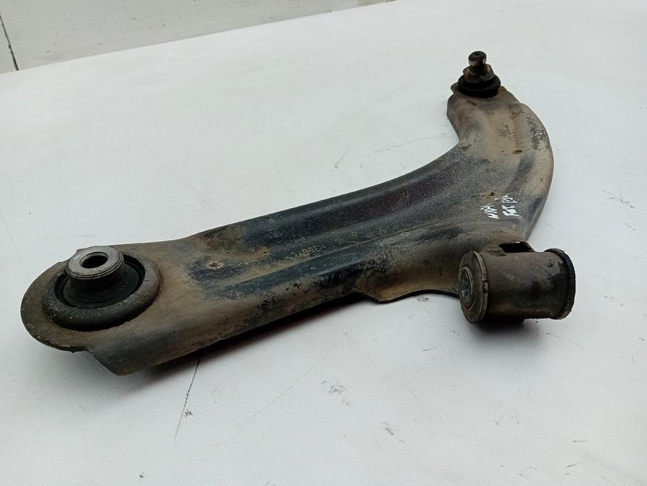 Braço de suspensão frente esquerdo RENAULT Clio III (BR0/1, CR0/1)