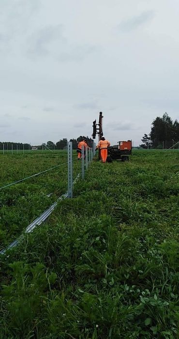 Kafarowanie słupków na farmach PV. Cała Polska