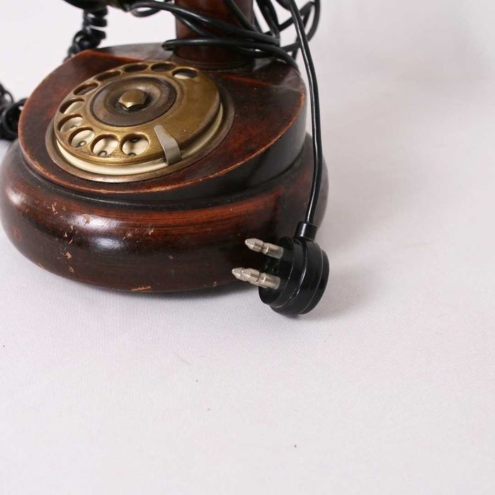 Telefone de castiçal em madeira e metal