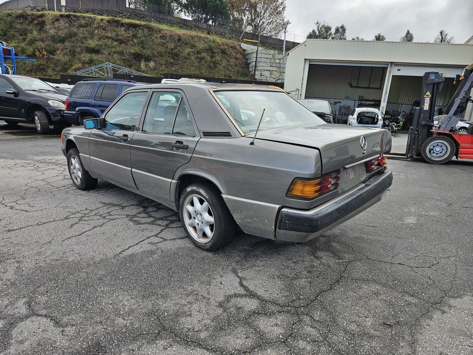 Mercedes-Benz 190D W201 2.0D de 1992 para peças