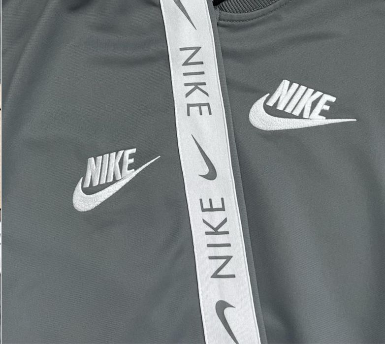Спортивний костюм Nike на дівчинку 10-11 років