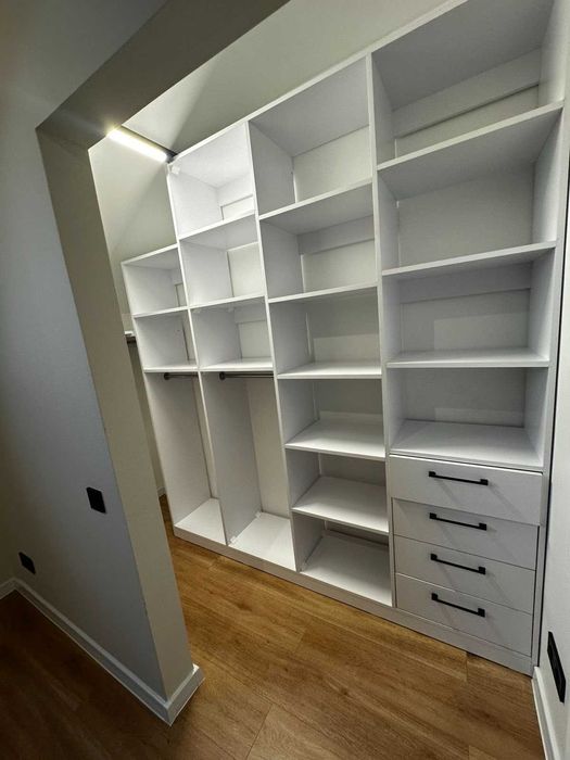 Продається сучасний котедж в м. Тячів