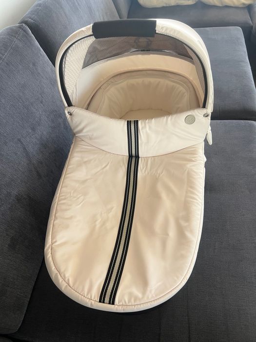 Alcofa Cybex  + 2 adaptadores Cybex Eeazy Twist