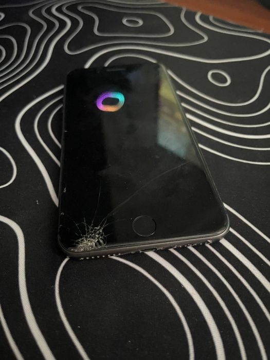 Продам iPhone 8plus опис