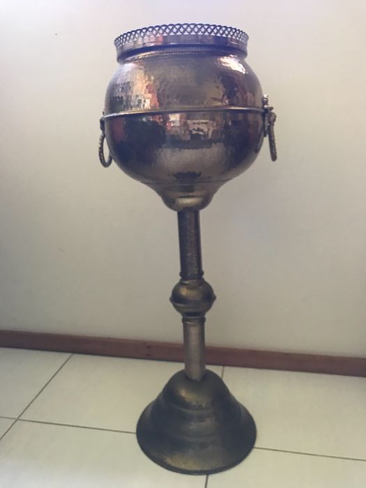 Vaso de cobre para decoração