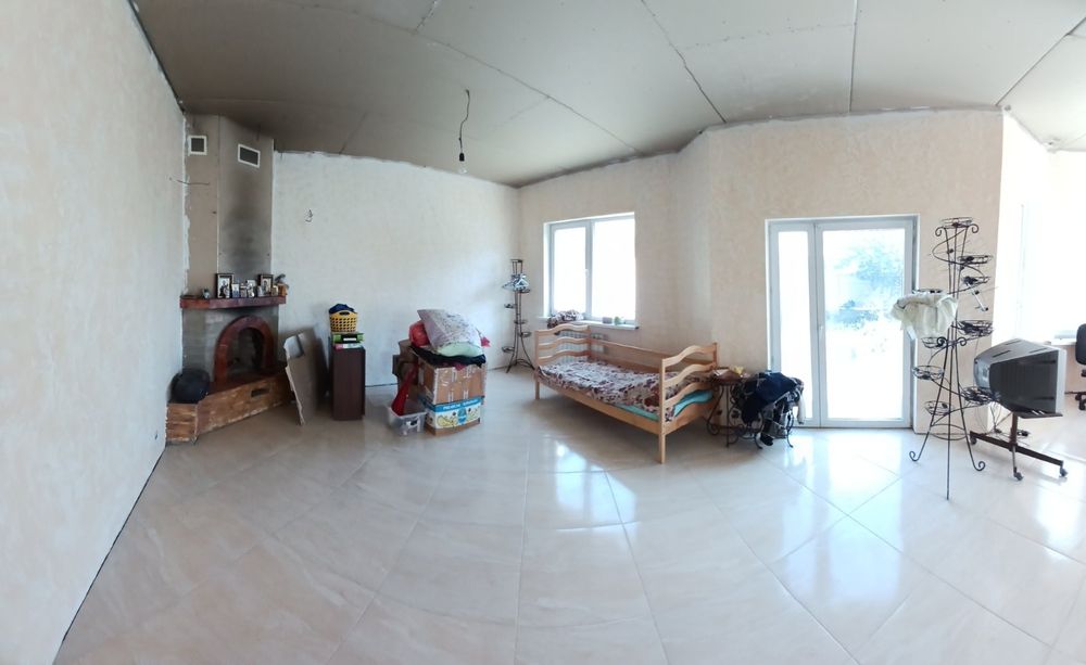 Будинок з незавершеним ремонтом 178м.кв. з гаражем