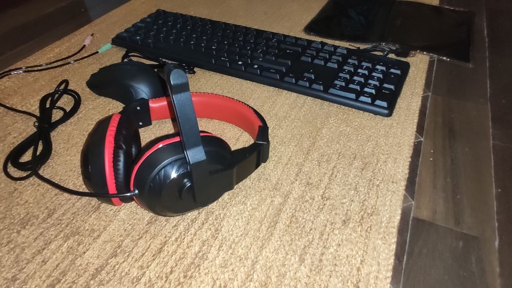 Conjunto headset+rato+teclado+tapete