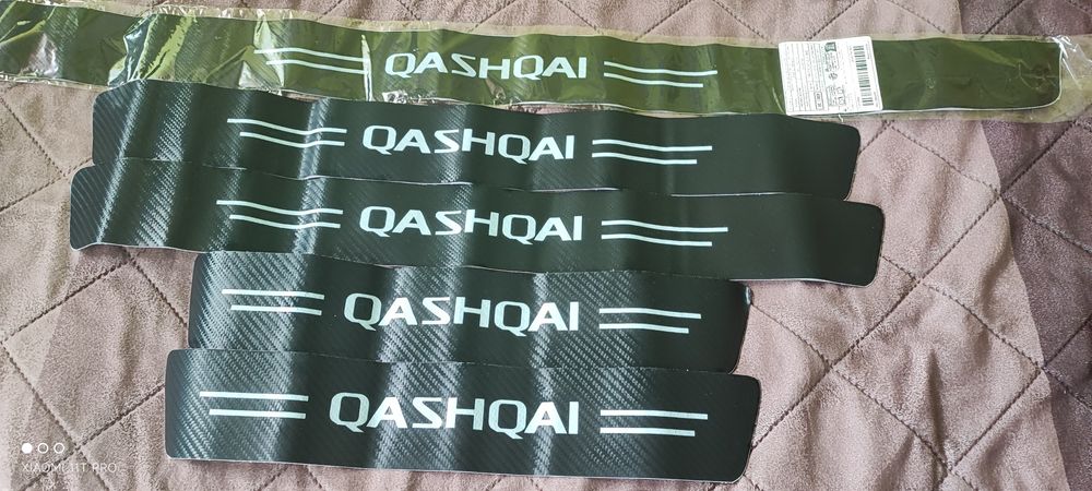 Nalepki na  Qashqai.