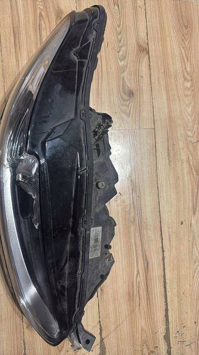 prawy reflektor ford mondeo mk5 wersja uk