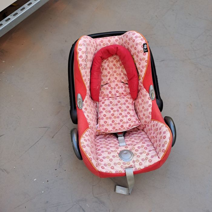 Cadeira “ovo” MaxiCosi e carrinho Quincy