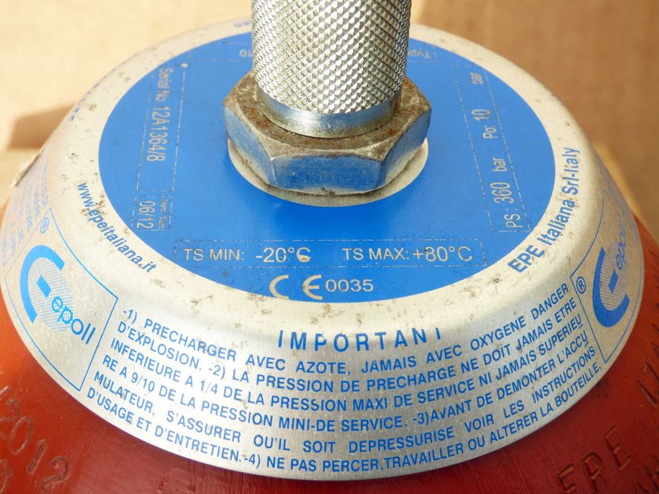 Acumulador hidráulico.