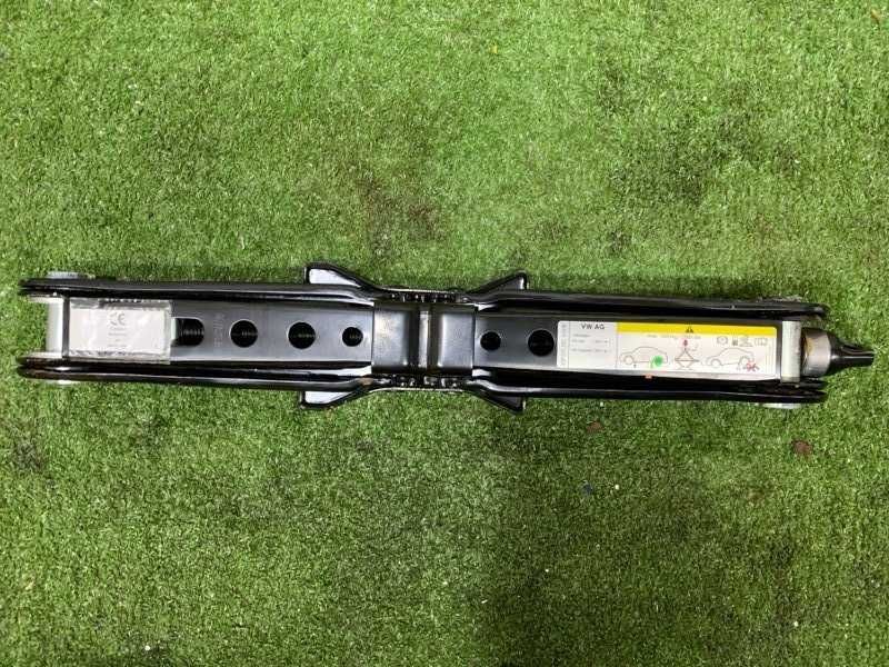 Домкрат AUDI A3 A4 A5 A6 A7 Q3 Q7 VW Passsat Atlas Golf Tiguan Arteon