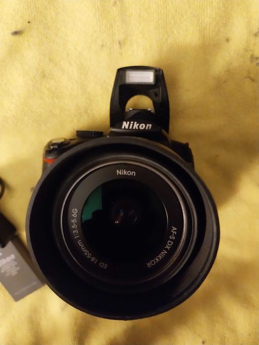 Nikon D5000 c/ objectiva Nikon/Nikkor AF-S 18-55