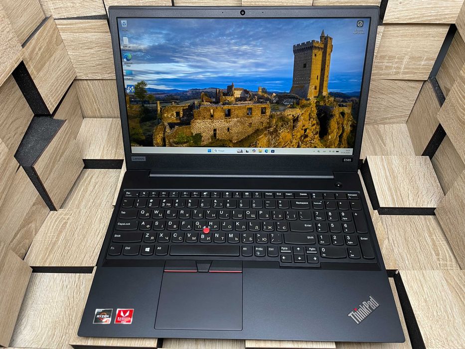 №5570 Ноутбук Lenovo ThinkPad E585 FHD IPS 15.6"/AMD Ryzen 5 2500U/RAM8Gb/SSD512Gb