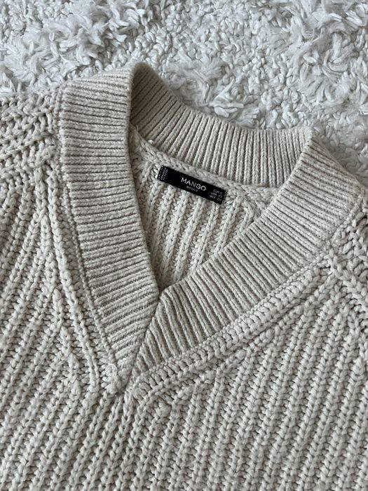 Светр молочний Mango S