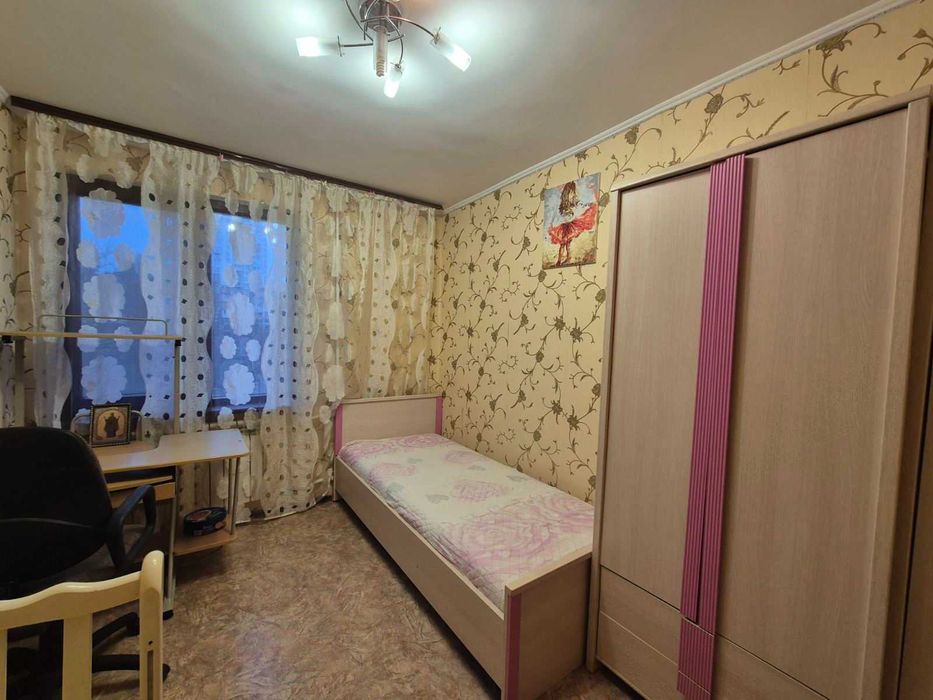 Трехкомнатная квартира на Таирова проспект Ак. Глушко К-92