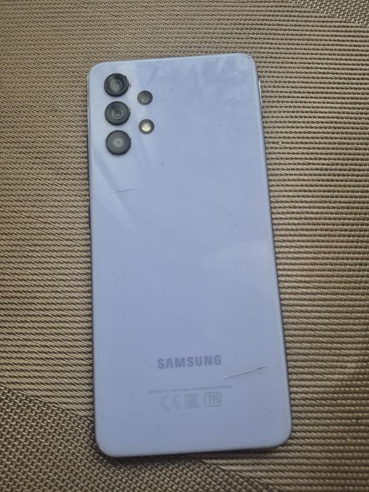 Samsung Galaxy A32 разбитый