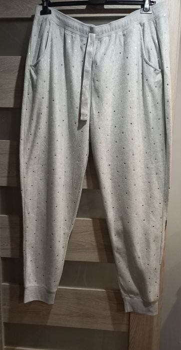 Damskie dresy do spania