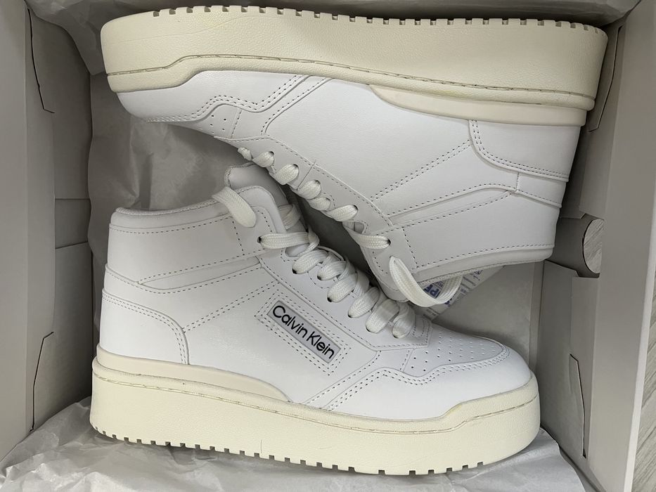 Calvin Klein білі кросівки 38, US 7,5 хайтопи