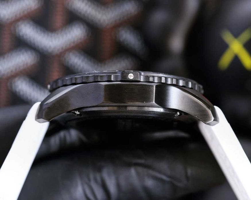Годинник кварцовий Breitling Endurance Pro 44 (Ref. X82310A71B1S1)