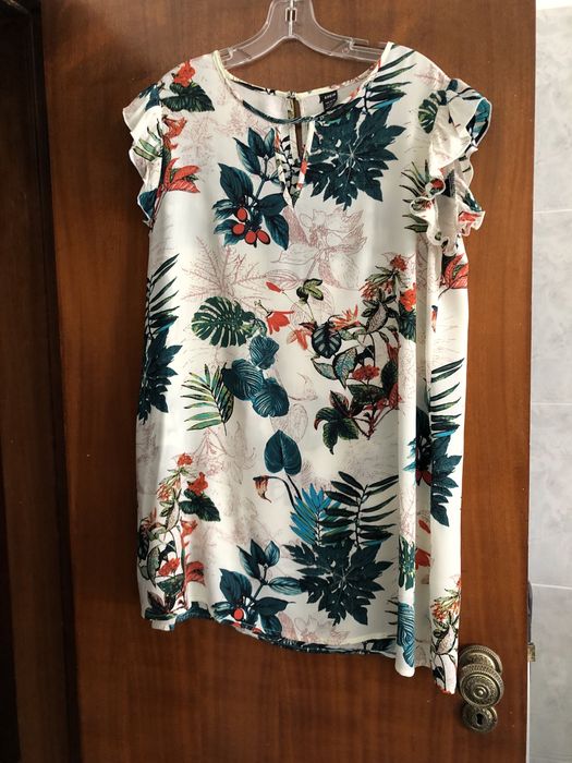 Uma  tunica nova varias pecas , e 1 vestidos novo ver fotos