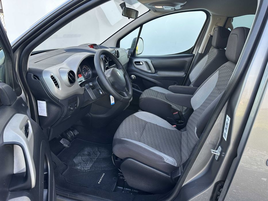 PEUGEOT PARTNER TEPEE 1.6 Benzyna Klimatronic Tempomat Hak ZADBANY !