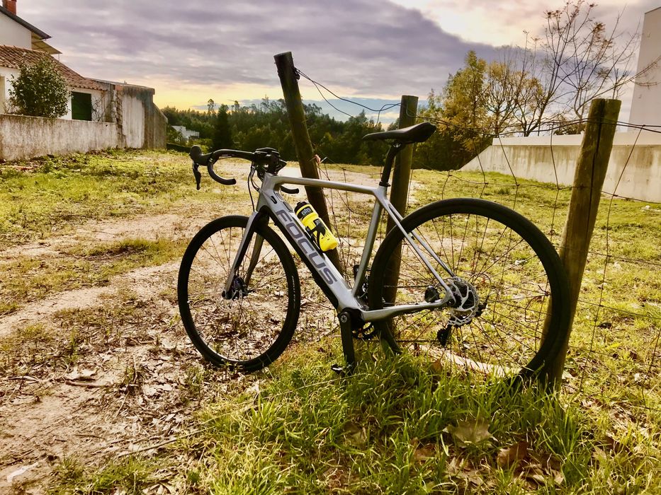 E-bike FOCUS Paralane² 9.9 Carbono 1600km como NOVA - Autonomia 150 Km