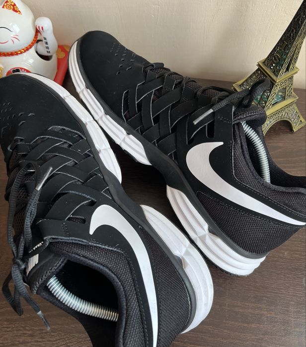 Sportowe buty Nike Lunar Fingertrap TR