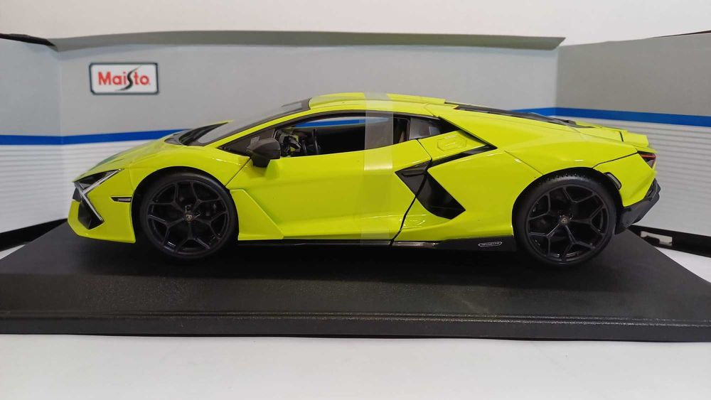 1/18 Lamborghini Revuelto vd - Maisto