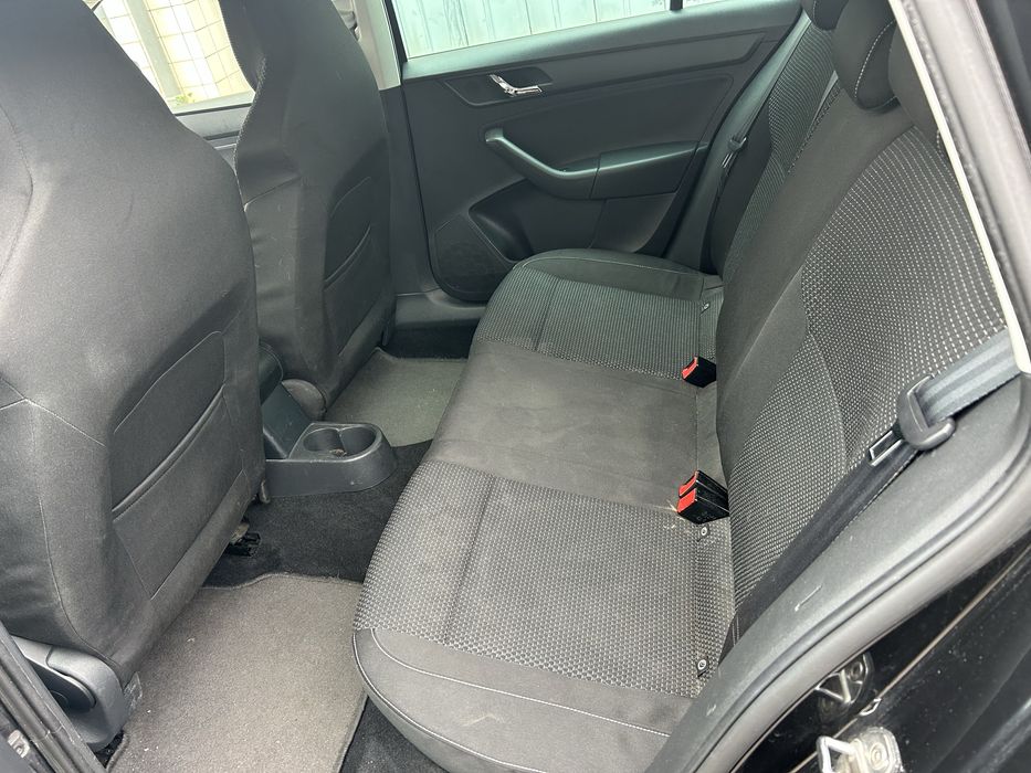 Skoda Rapid Spaceback 1.6Tdi 90cv - c/107.000kms