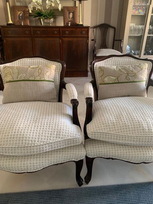 Custom-made floral-patterned cushions64409435655299121