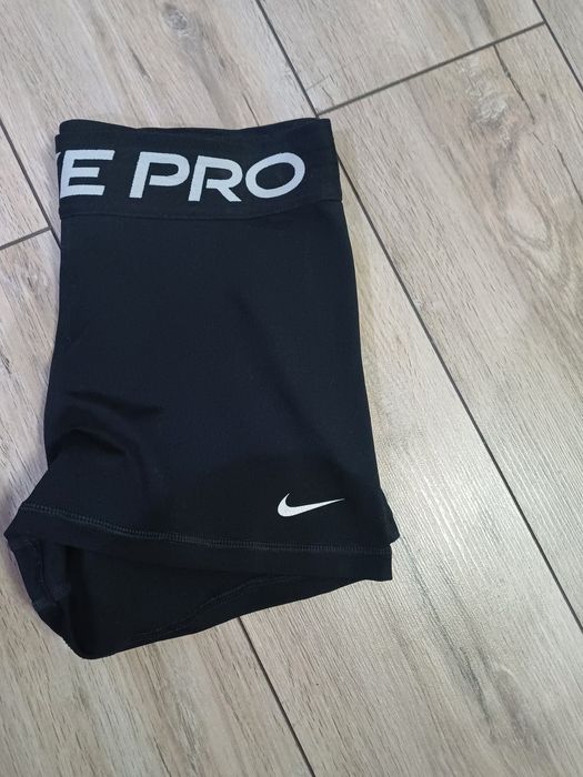 spodenki Nike pro