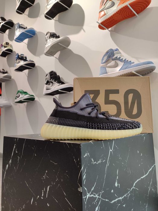Кросівки YEEZY BOOST 350 V2 Carbon