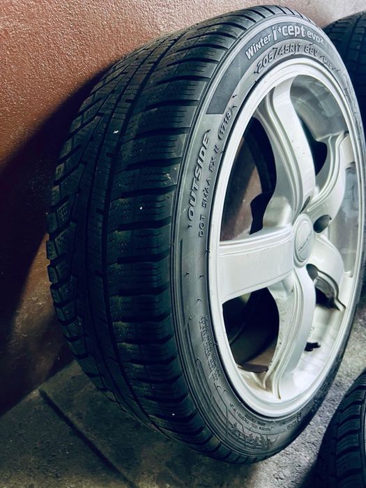 Jantes R17 com Pneus