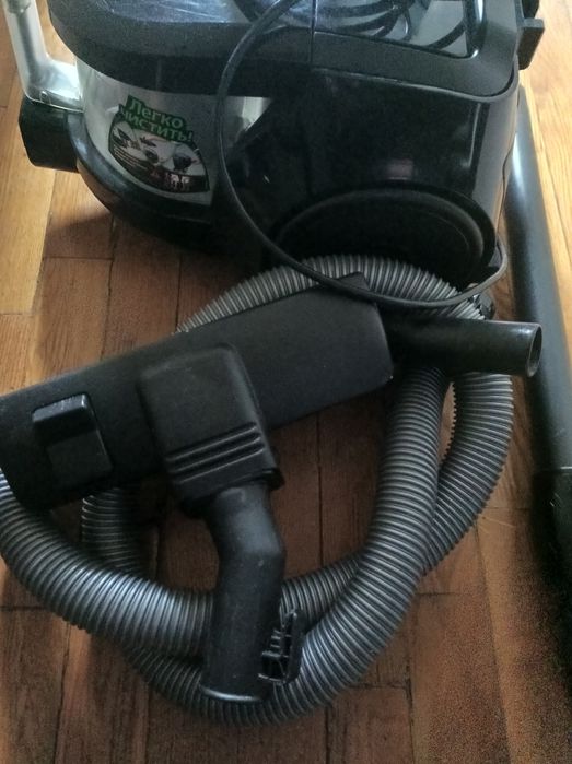 Пылесос Samsung.