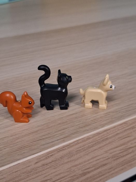 LEGO wiewiórka 80679pb01 Czarny kot 13786pb10 i pies
