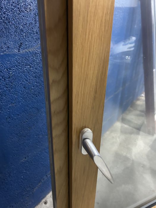 Aluminum-wood window frames64862455938561125
