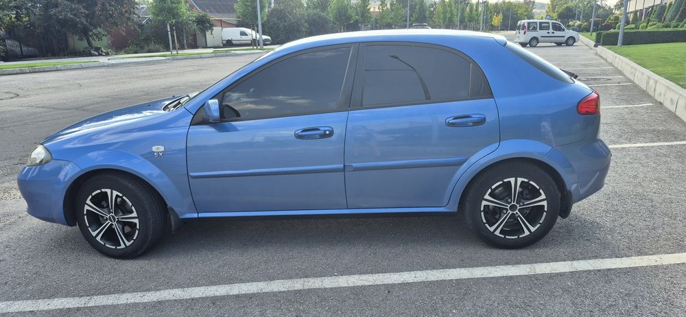 авто Chevrolet Lacetti  2008