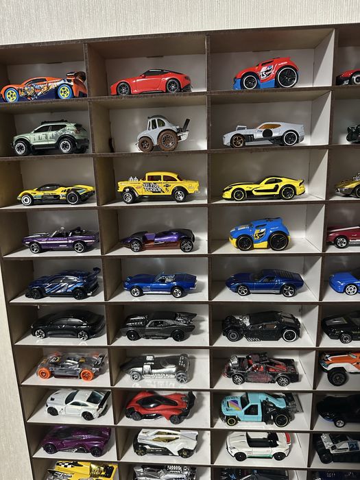 Полиця для машинок Hot Wheels